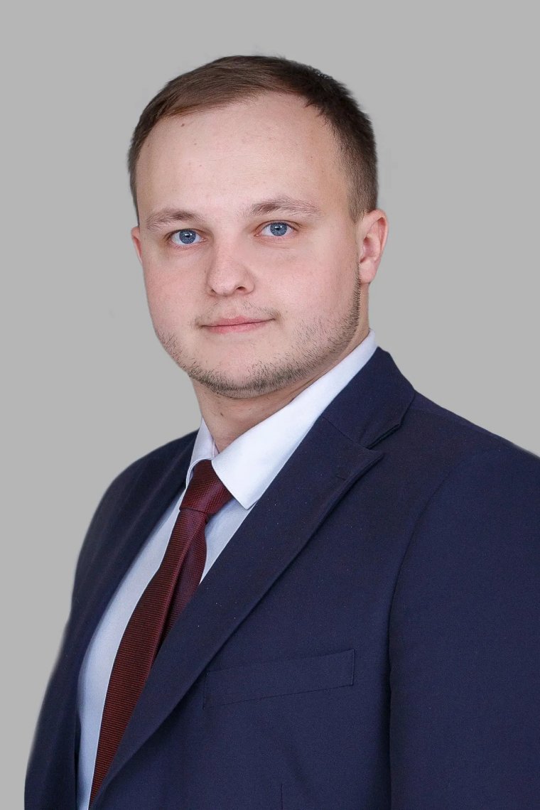 Директор Дрожжин Роман Александрович